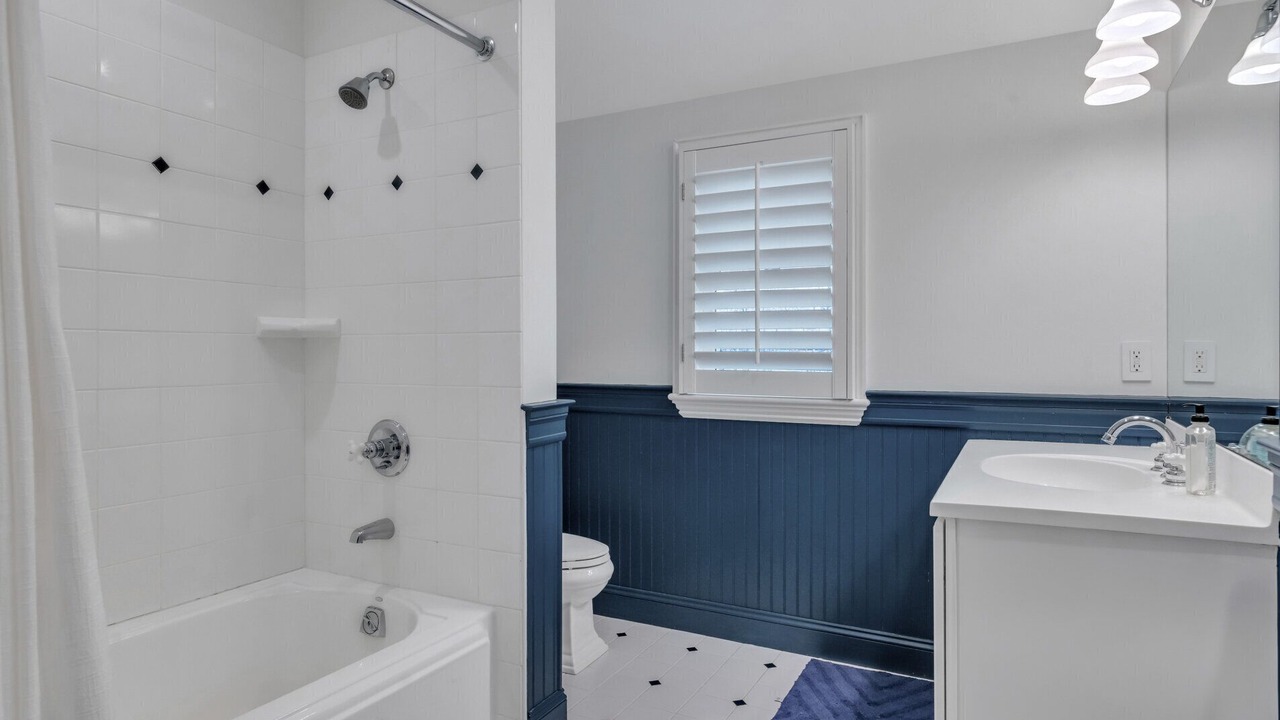 Photo of Bathroom in East Hampton North