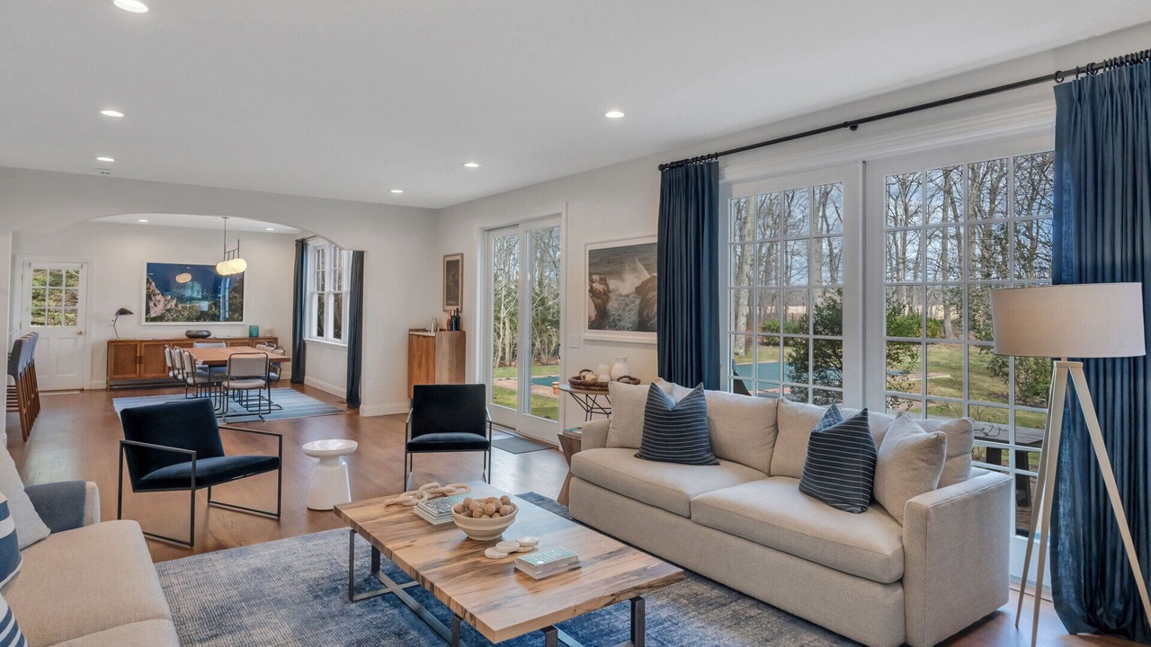 Photo of Livingroom in East Hampton North