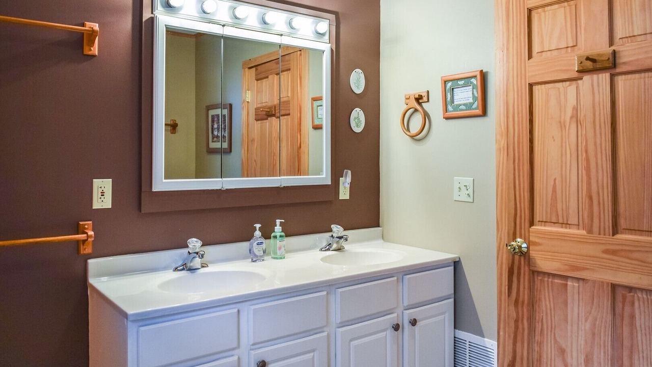 Photo of Bathroom in Inlet