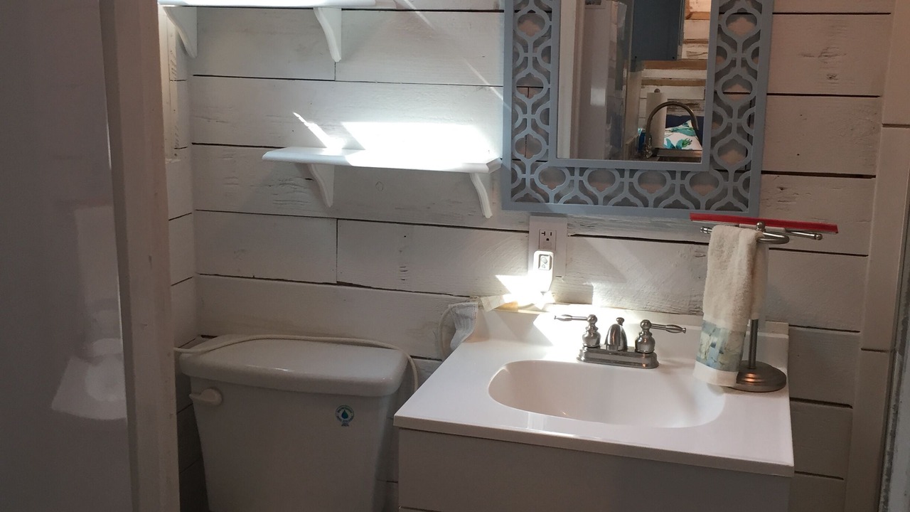 Photo of Bathroom in Bacliff