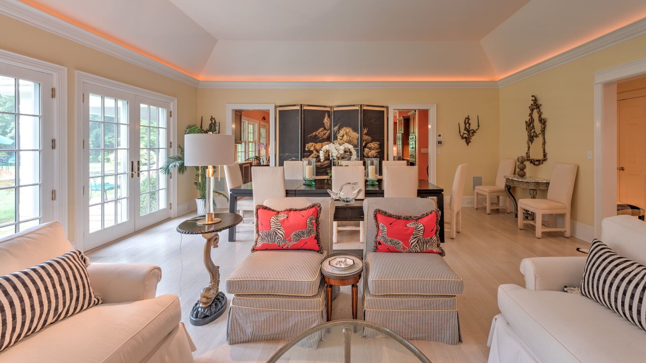 Photo of Livingroom in Village of Southampton