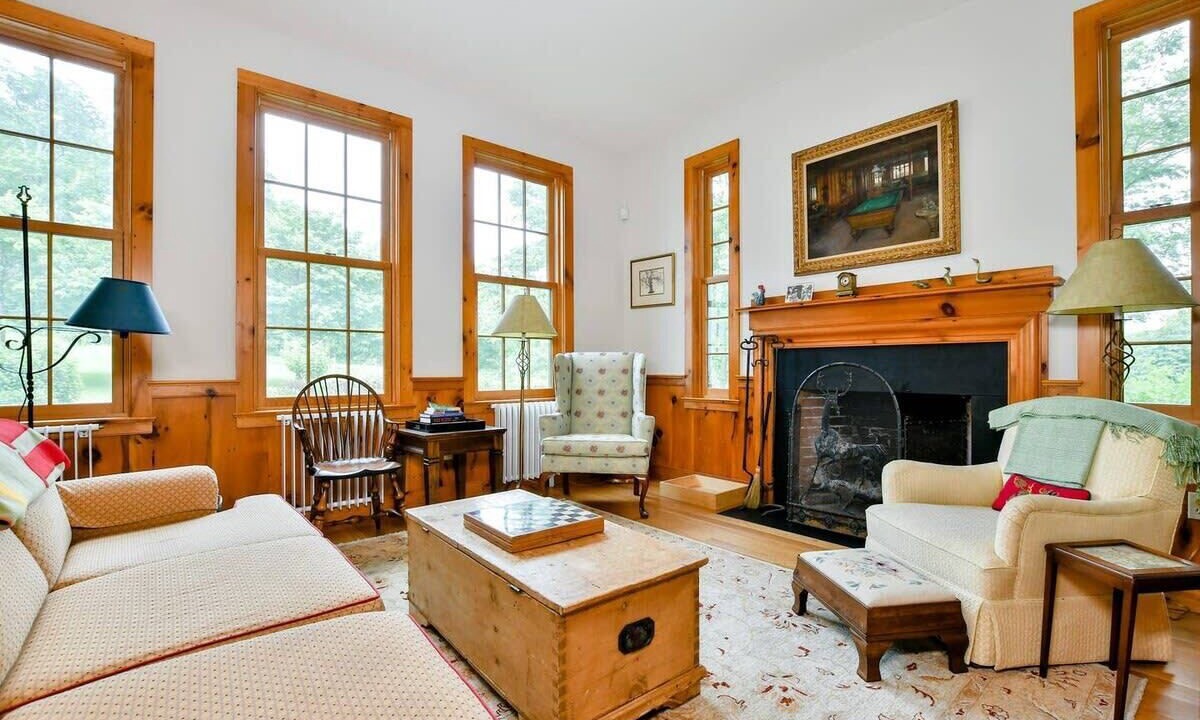 Photo of Livingroom in North Pomfret