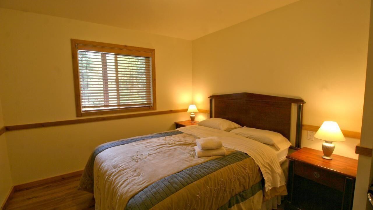 Photo of Bedroom in Glacier