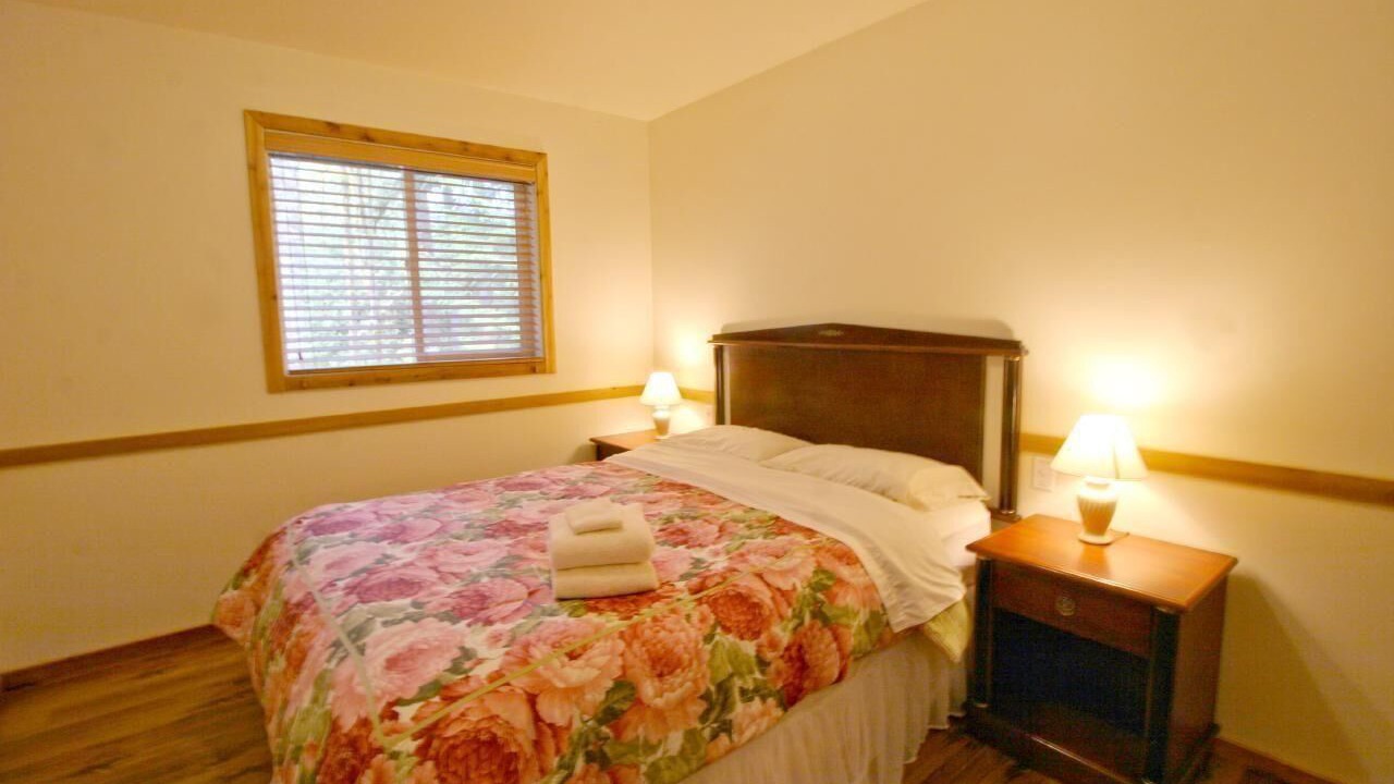 Photo of Bedroom in Glacier