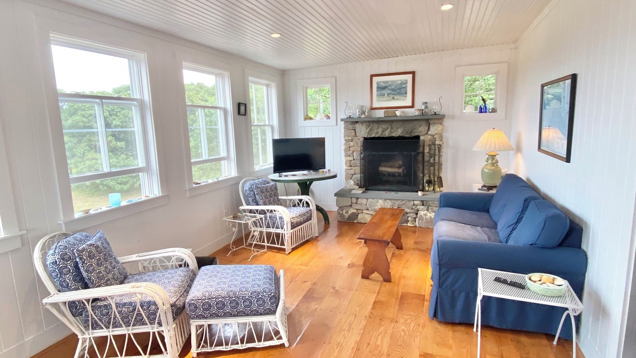 Photo of Livingroom in Aquinnah