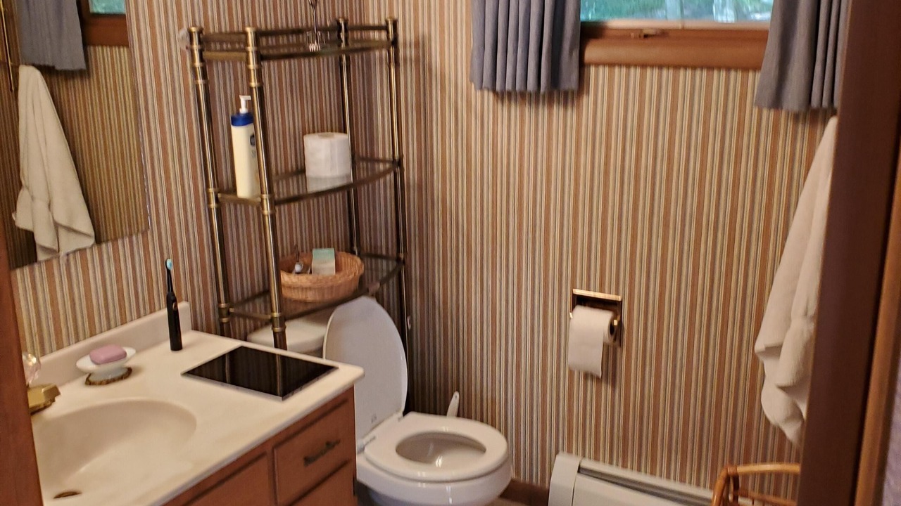 Photo of Bathroom in Deposit