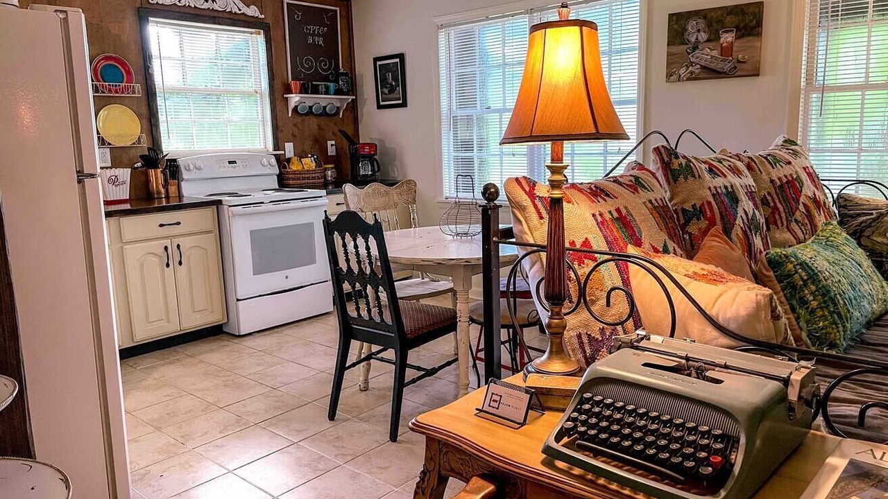 Photo of Livingroom in Montevallo