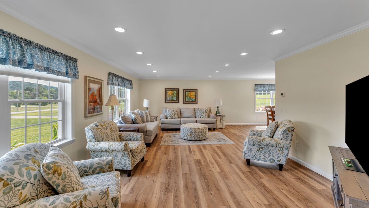 Photo of Livingroom in Cooperstown
