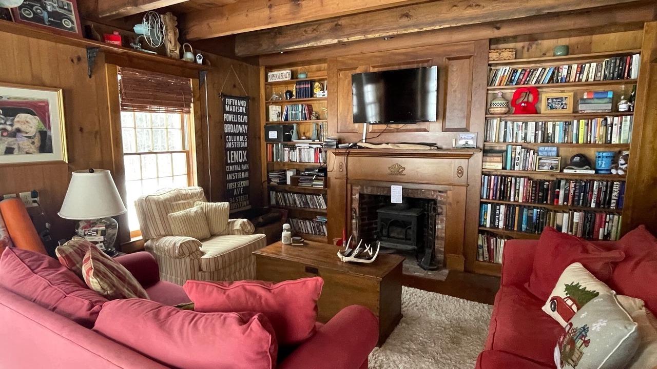 Photo of Livingroom in Forest Dale
