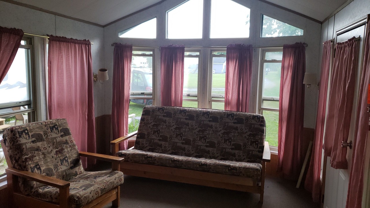 Photo of Livingroom in Crown Point