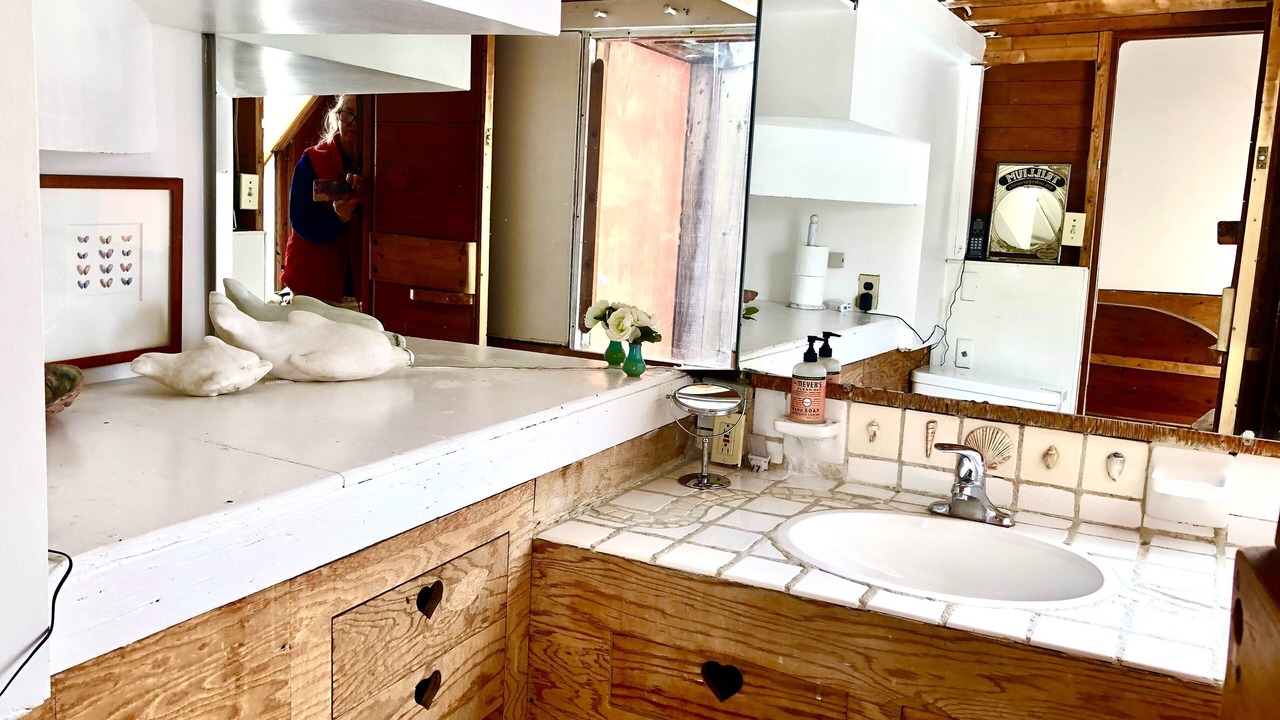 Photo of Bathroom in Warren
