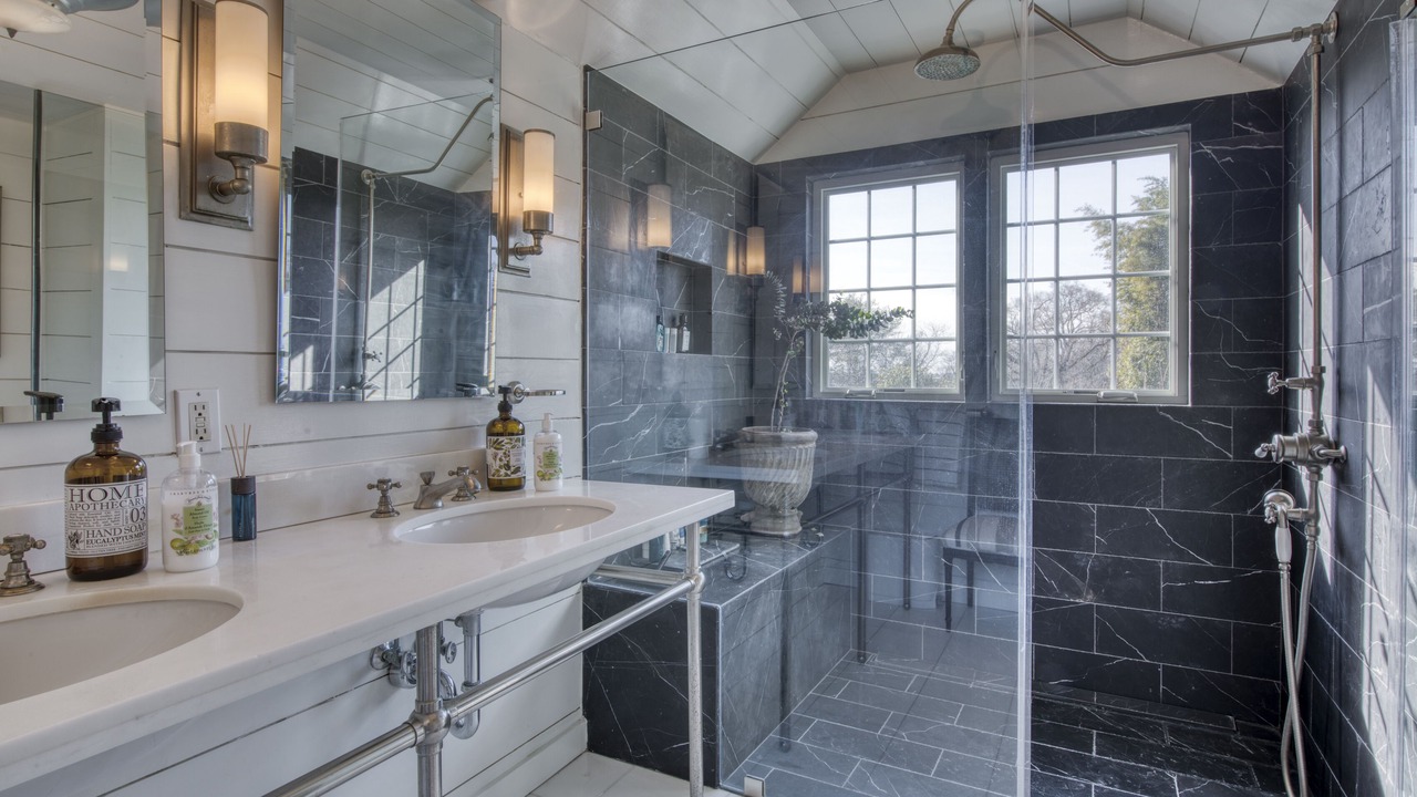 Photo of Bathroom in Water Mill