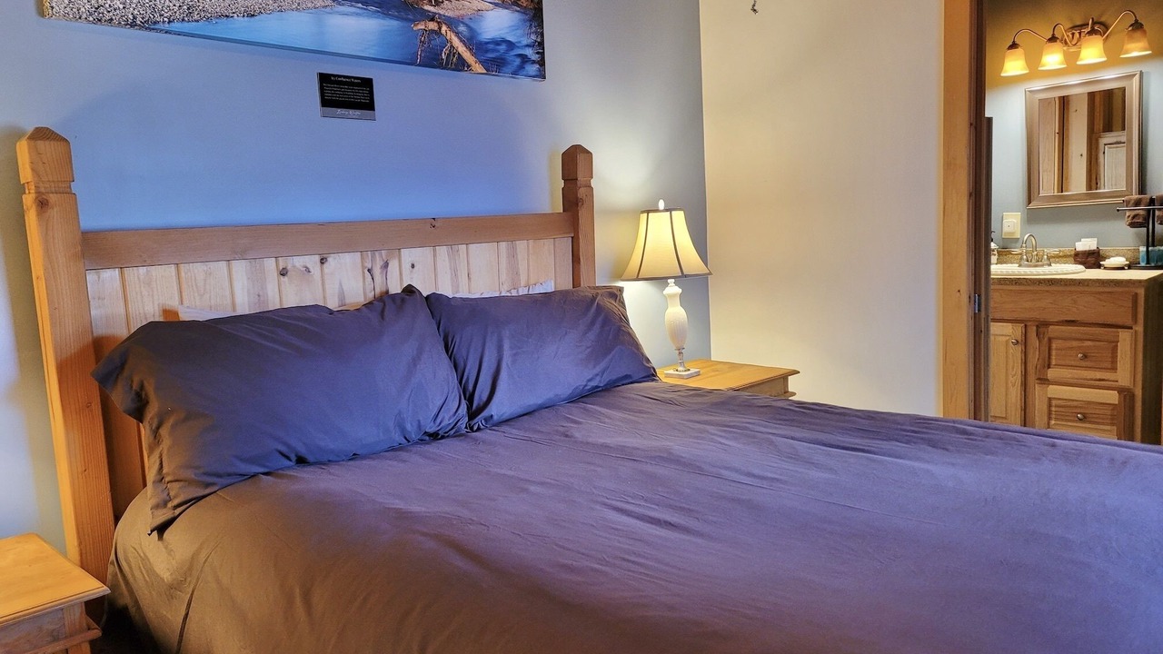 Photo of Bedroom in Mazama