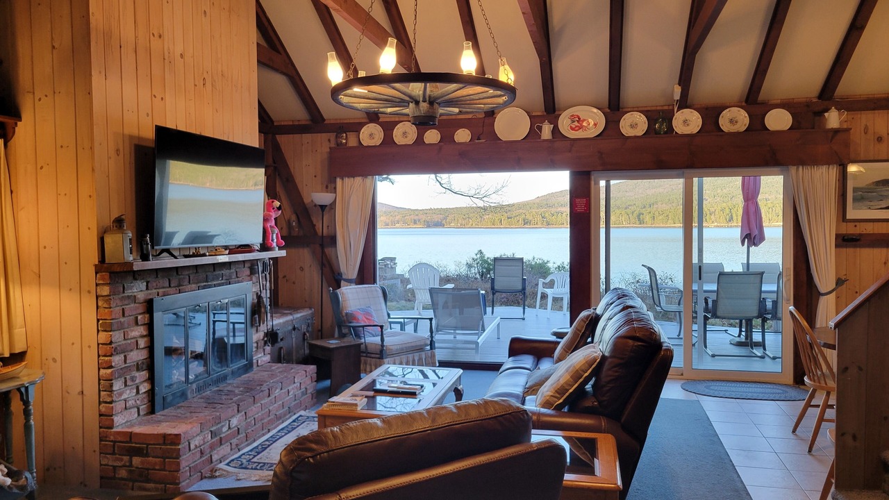 Photo of Livingroom in Hall Quarry