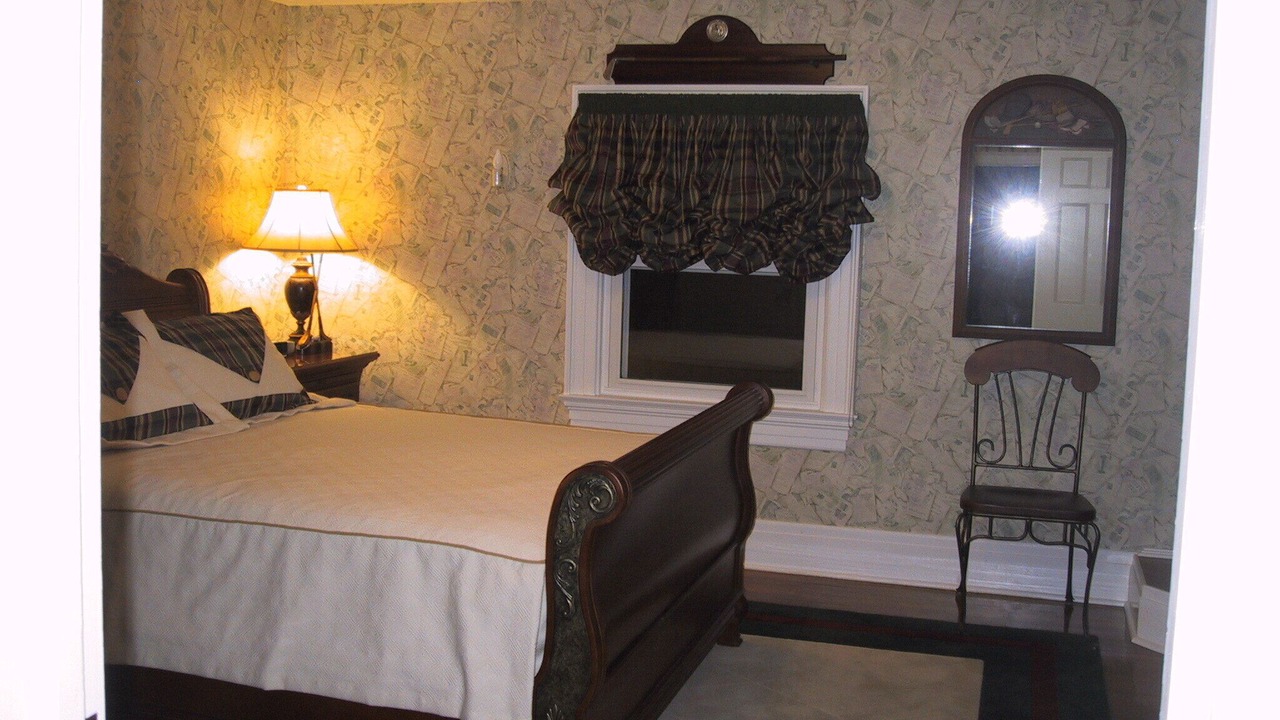Photo of Bedroom in Hubbard