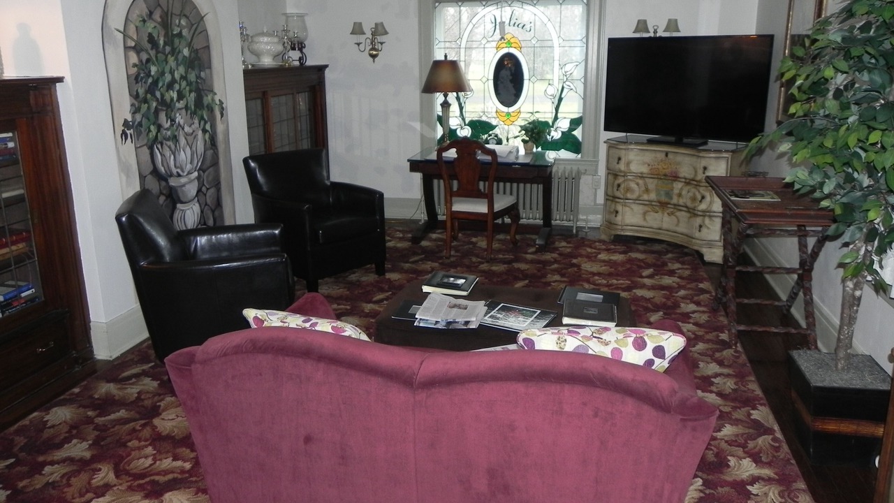 Photo of Livingroom in Hubbard