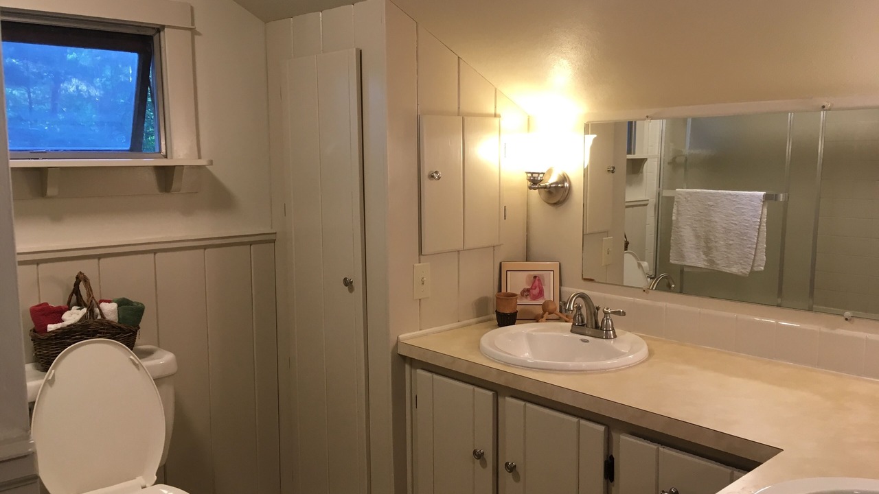 Photo of Bathroom in Etna