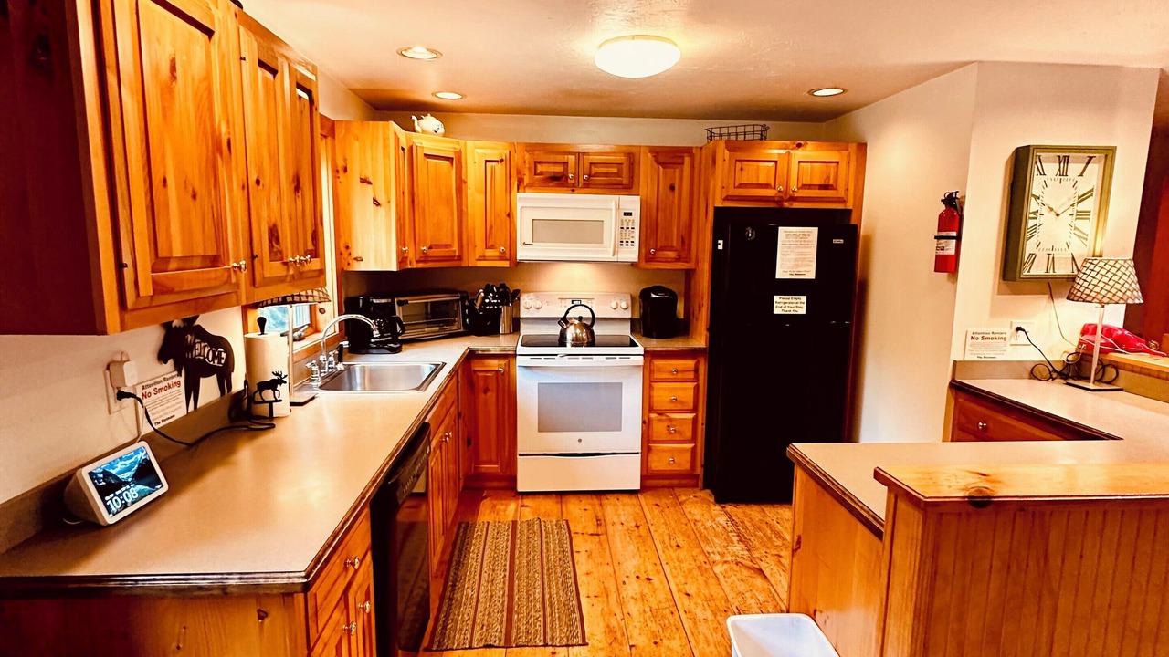Photo of Kitchen in Rangeley Plantation