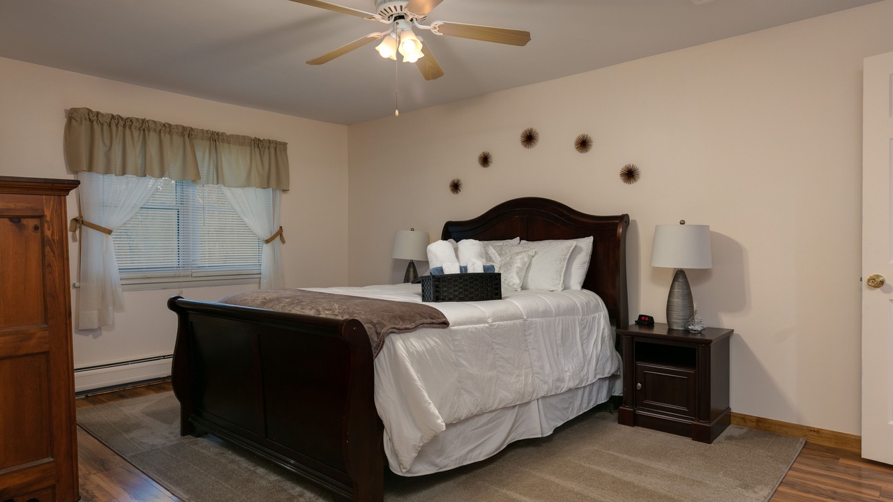 Photo of Bedroom in Town of Reading