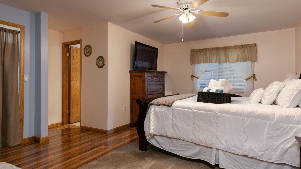 Photo of Bedroom in Town of Reading
