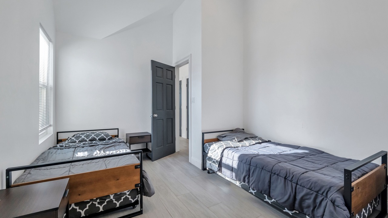 Photo of Bedroom in Long Beach