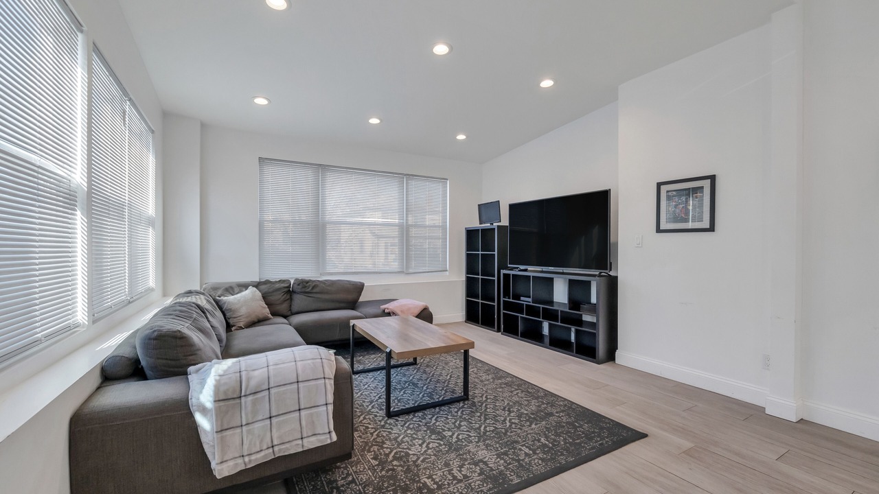 Photo of Livingroom in Long Beach