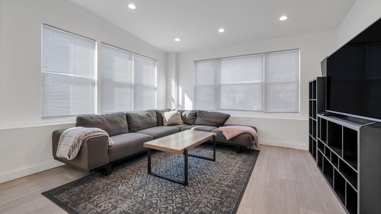 Photo of Livingroom in Long Beach