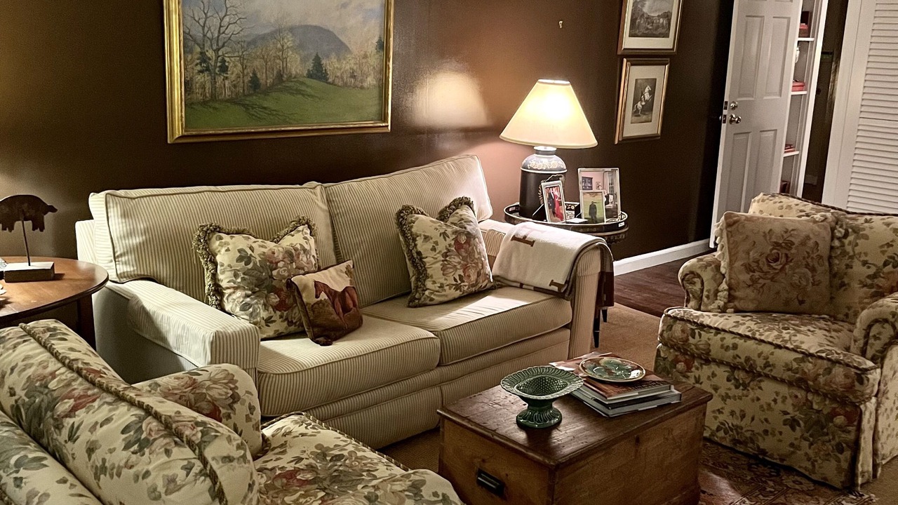 Photo of Livingroom in Manchester Center