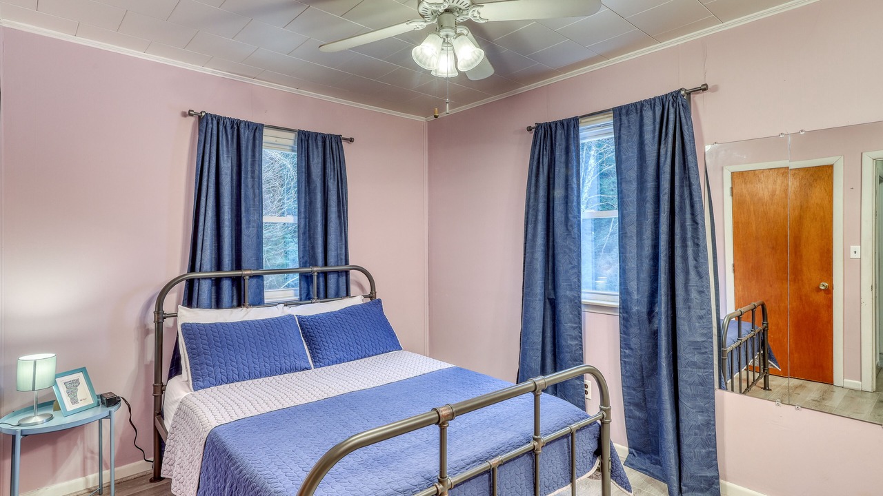 Photo of Bedroom in East Haven  Rutland County