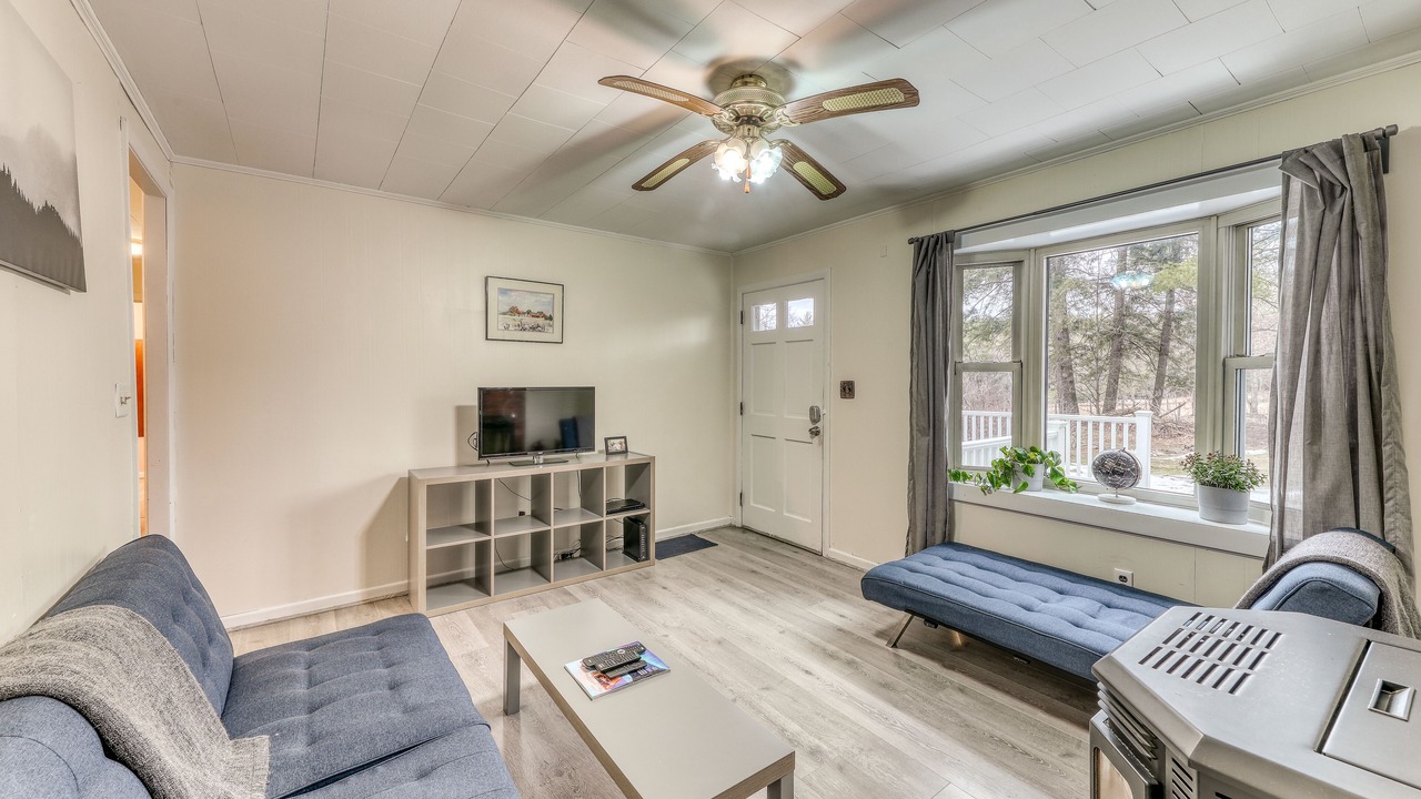 Photo of Livingroom in East Haven  Rutland County
