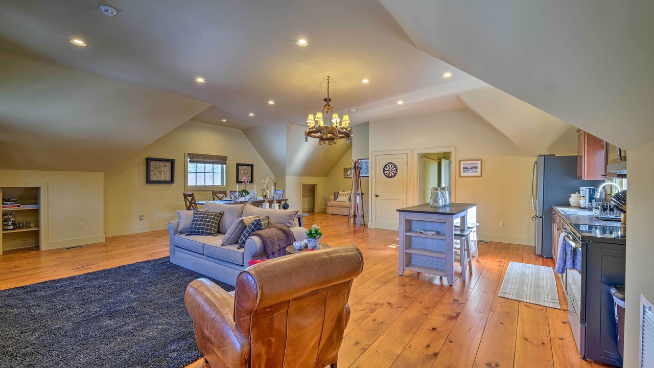 Photo of Livingroom in Manchester Center