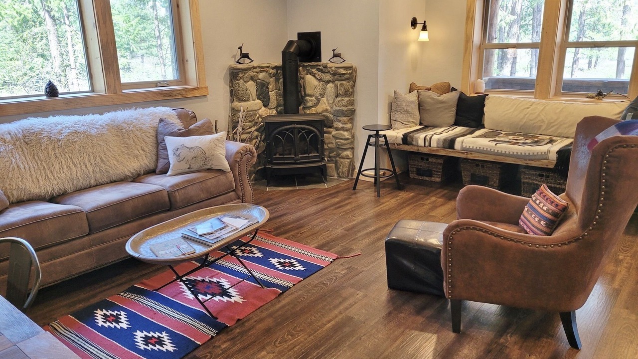 Photo of Livingroom in Mazama