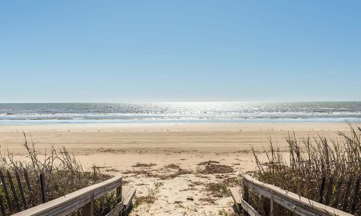 Photo of Others in Jamaica Beach