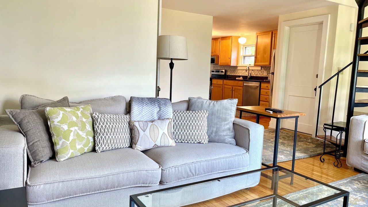 Photo of Livingroom in Burlington