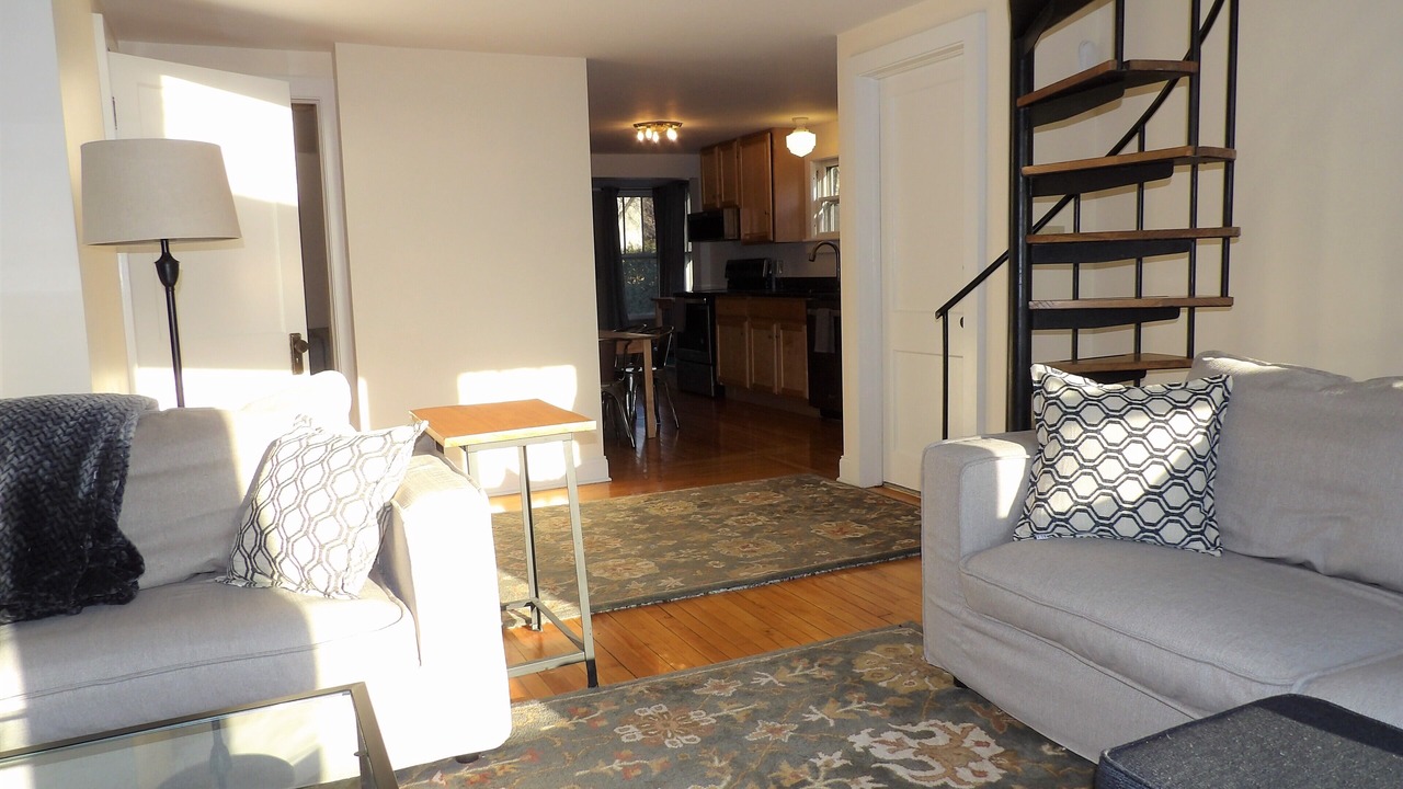 Photo of Livingroom in Burlington