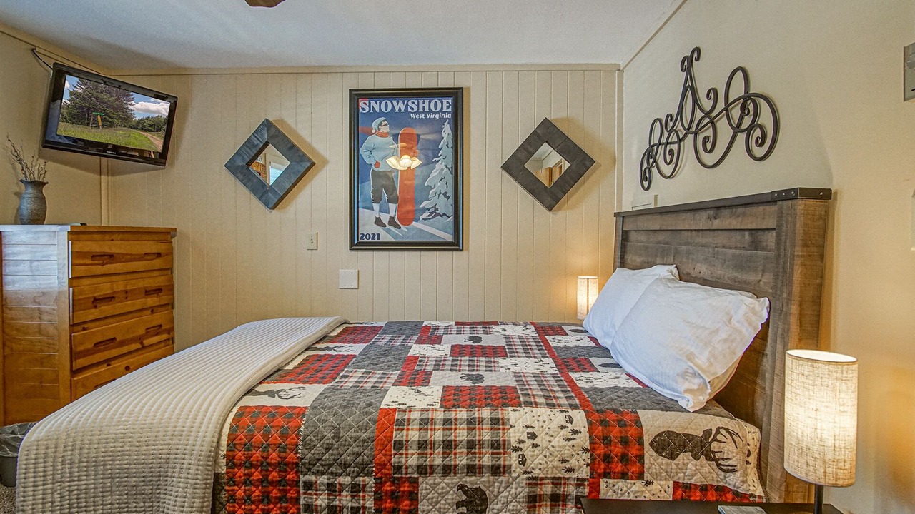 Photo of Bedroom in Snowshoe