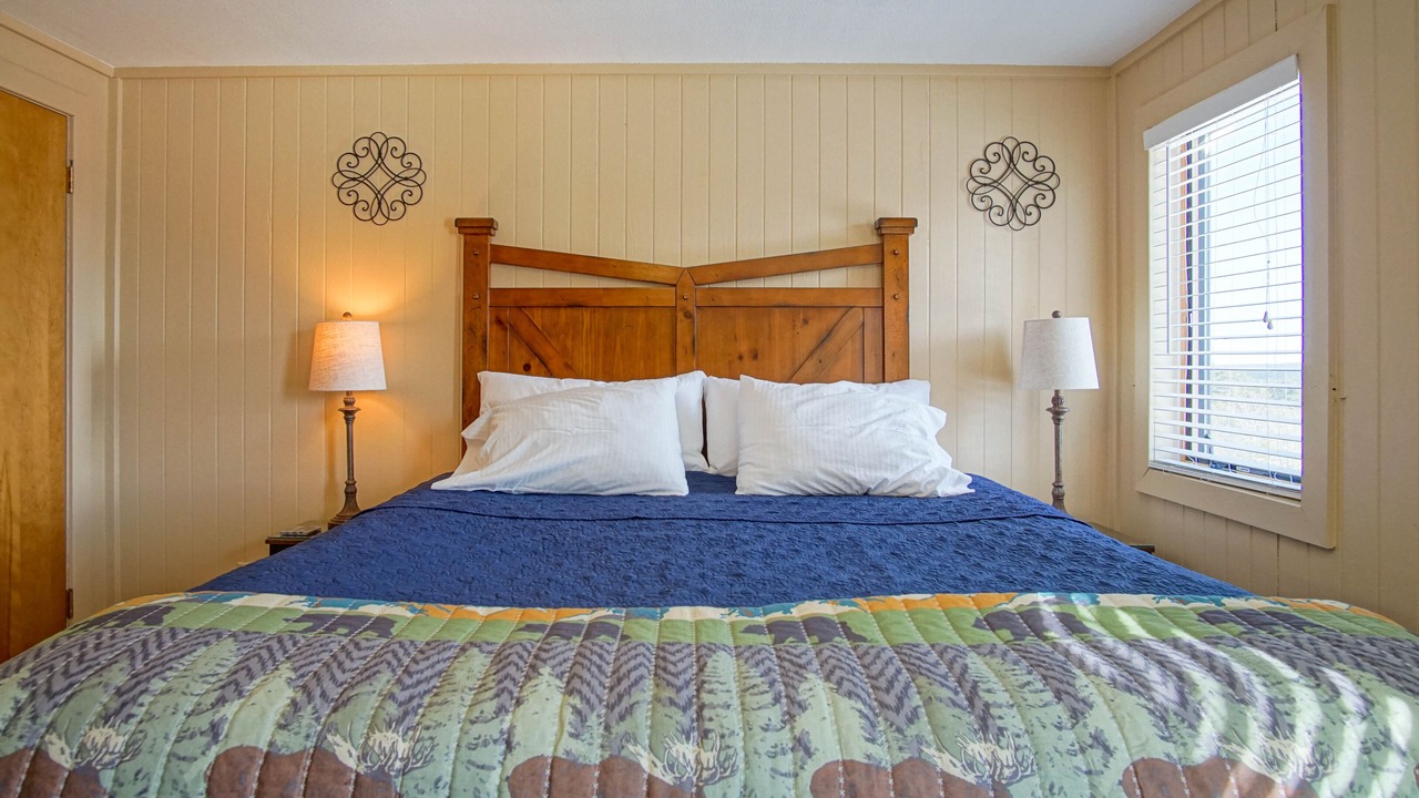 Photo of Bedroom in Snowshoe