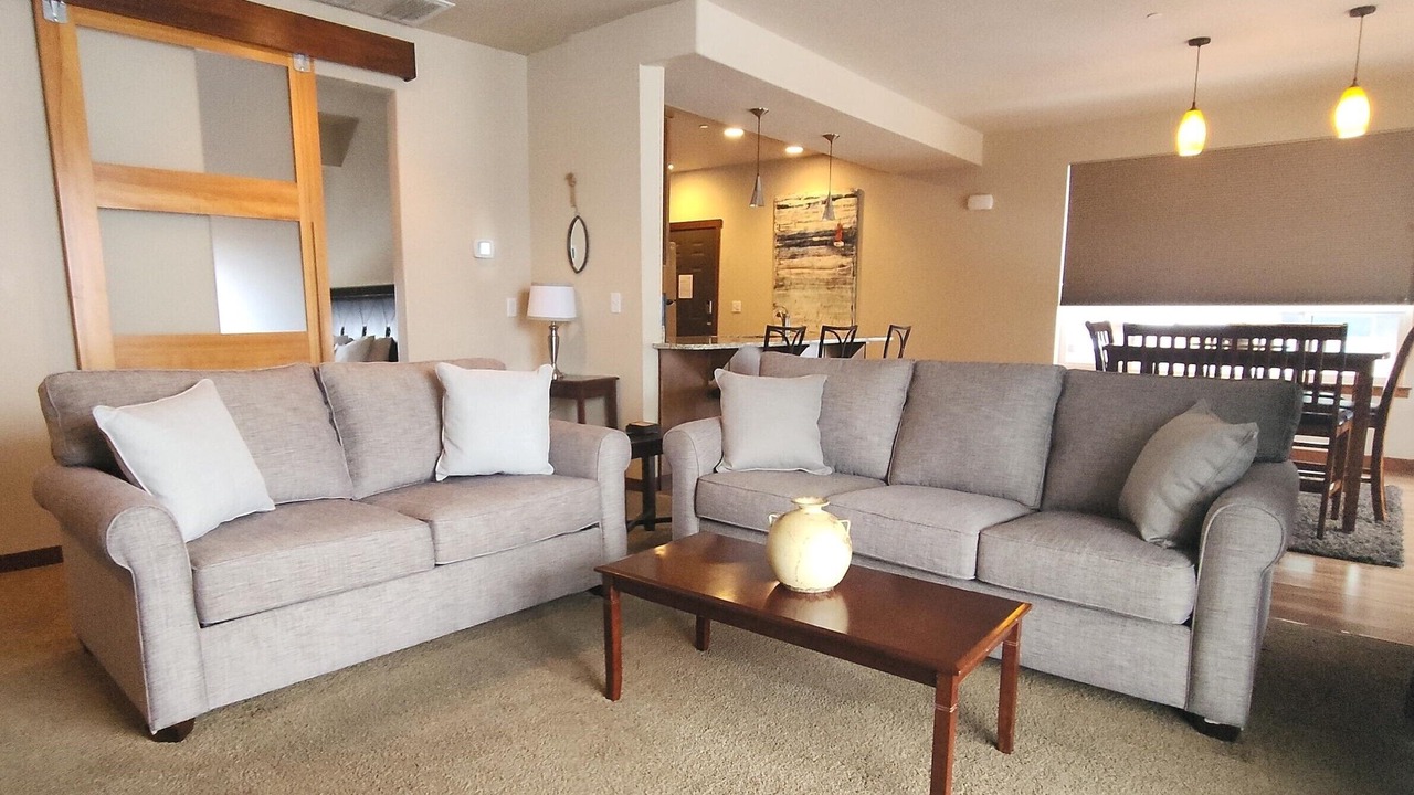 Photo of Livingroom in Manson