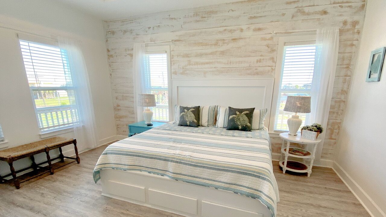 Photo of Bedroom in Crystal Beach