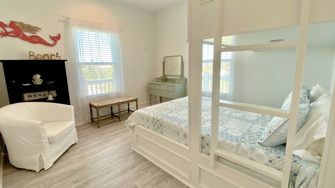 Photo of Bedroom in Crystal Beach