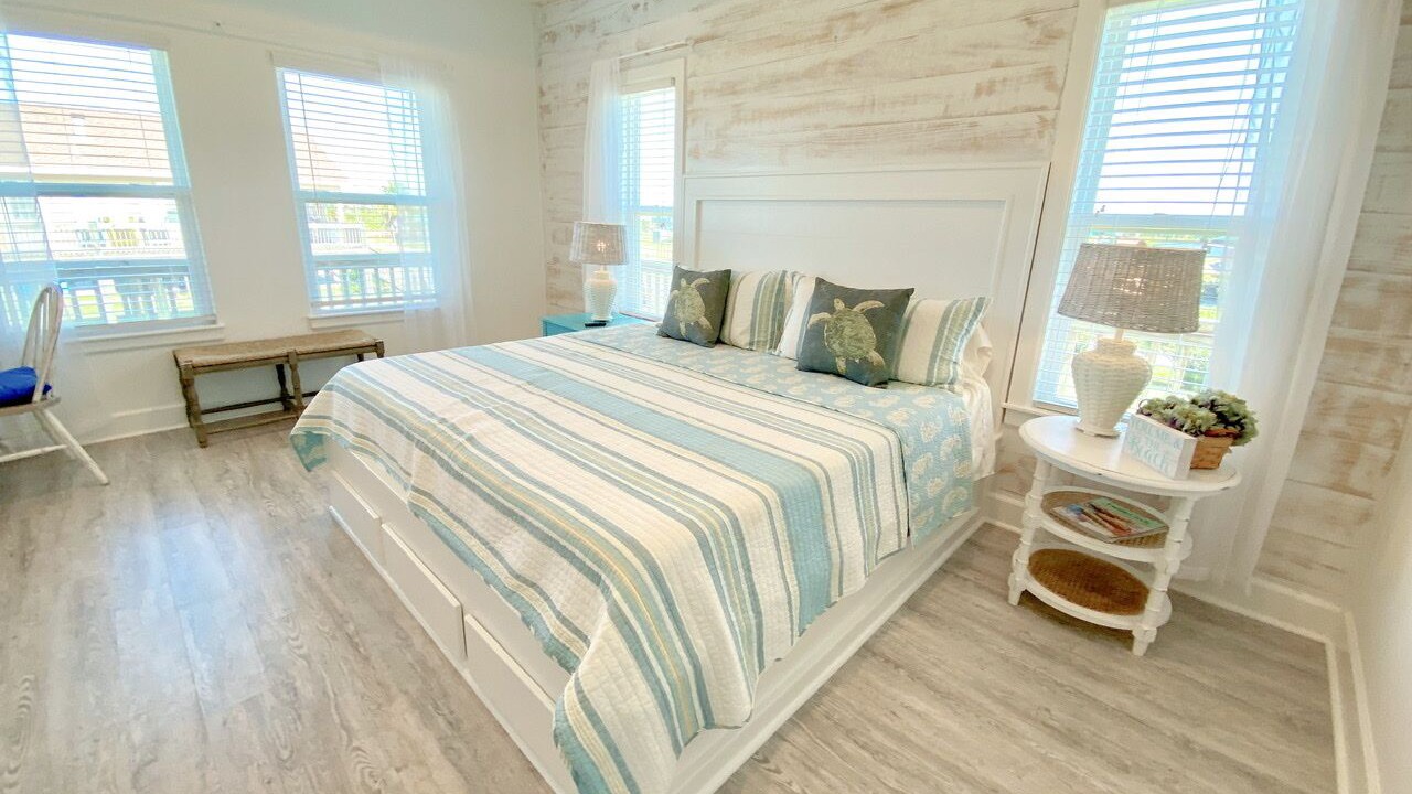 Photo of Bedroom in Crystal Beach