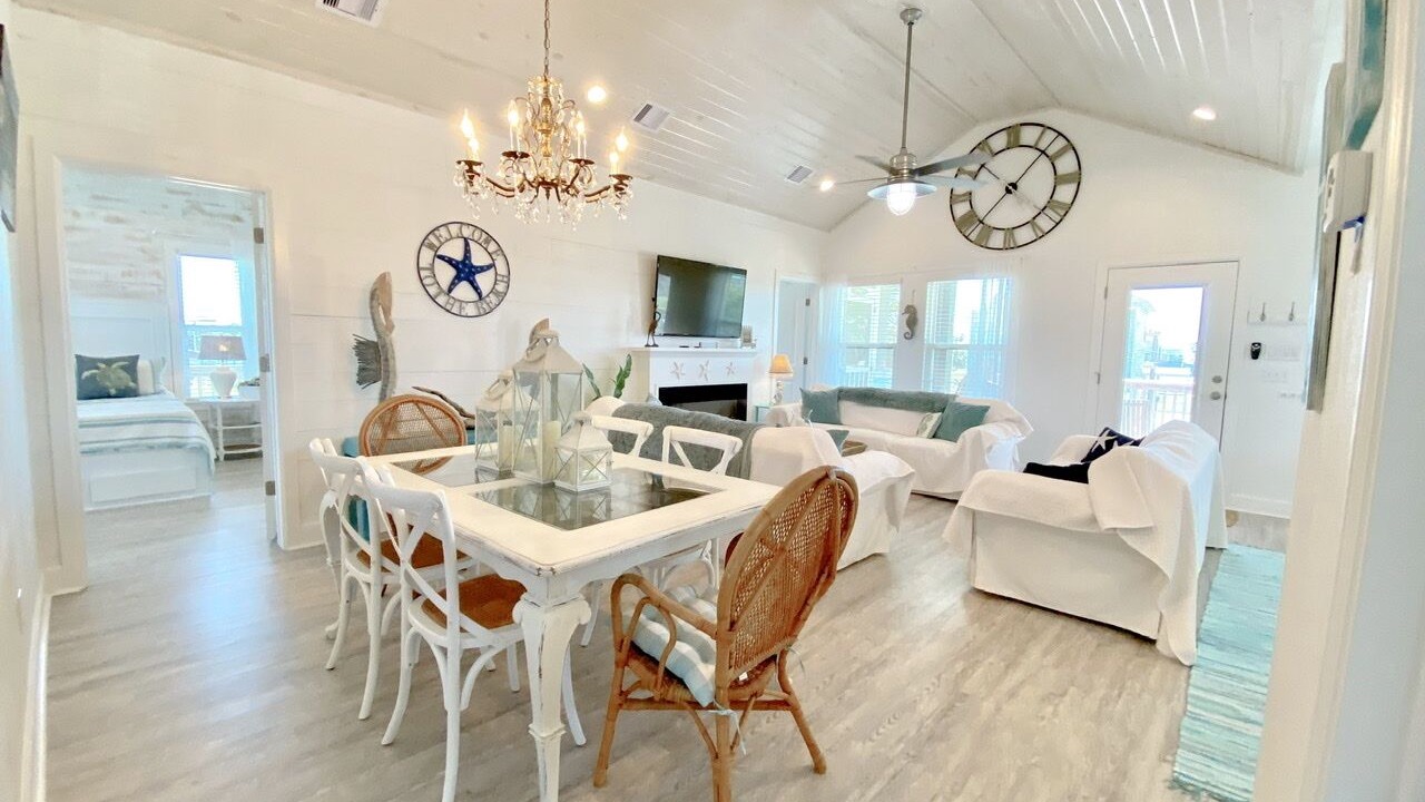 Photo of Livingroom in Crystal Beach