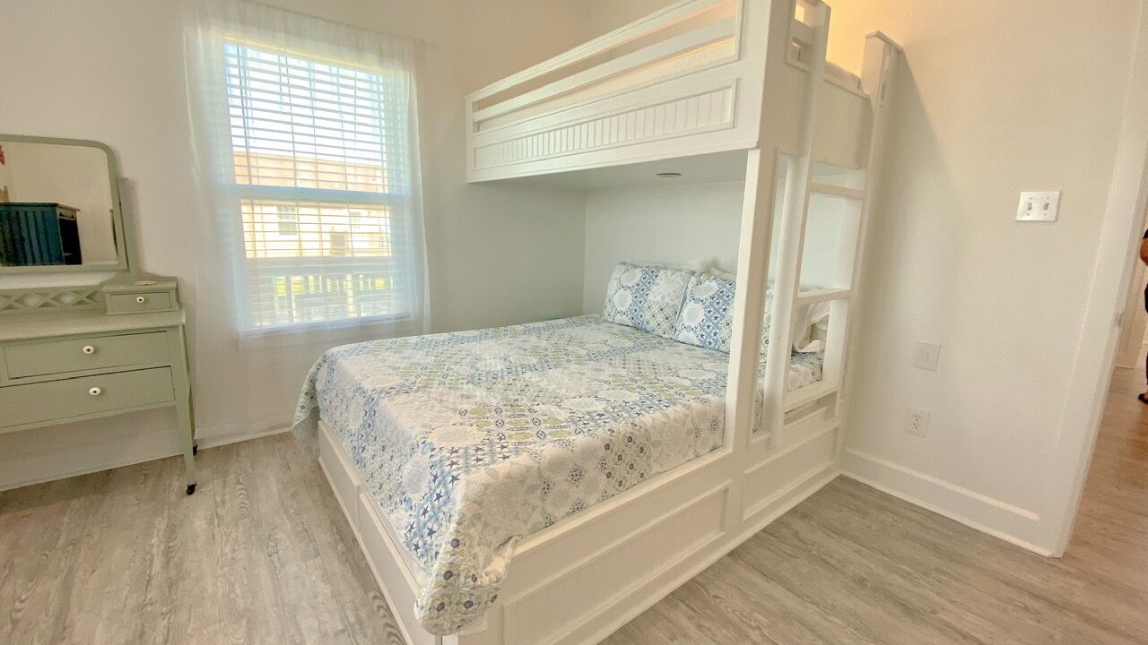 Photo of Bedroom in Crystal Beach