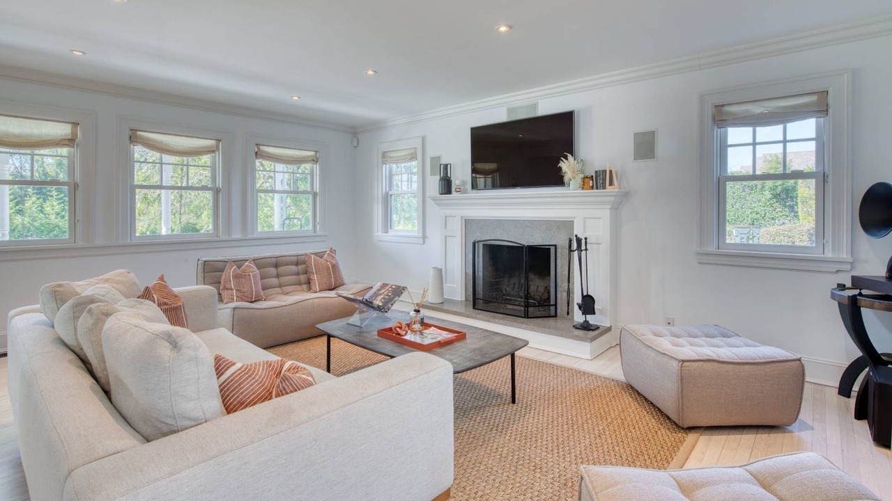 Photo of Livingroom in Water Mill