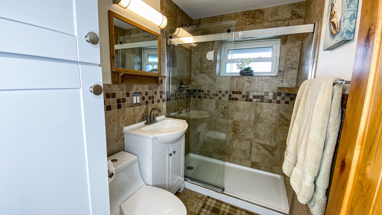 Photo of Bathroom in Oak Harbor