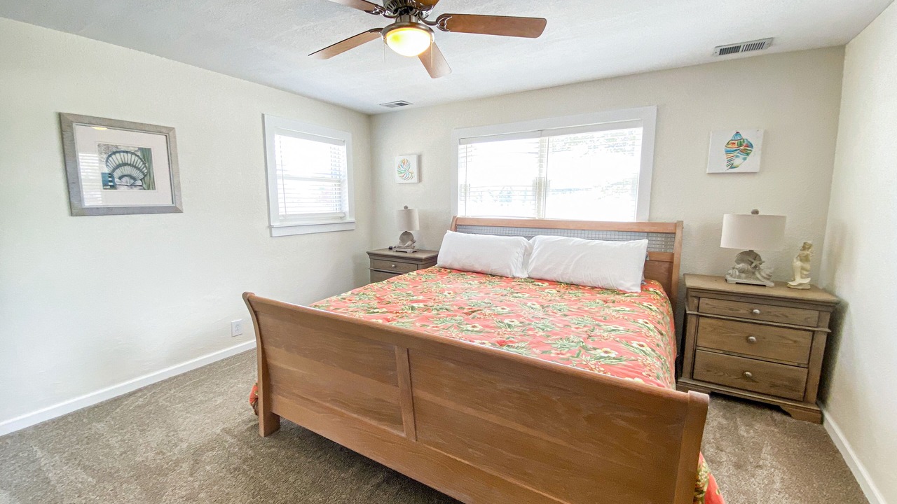 Photo of Bedroom in Oak Harbor