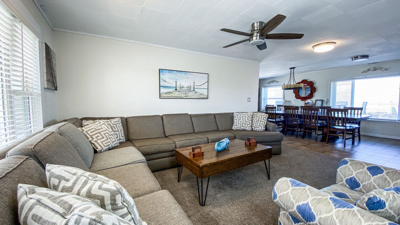 Photo of Livingroom in Oak Harbor