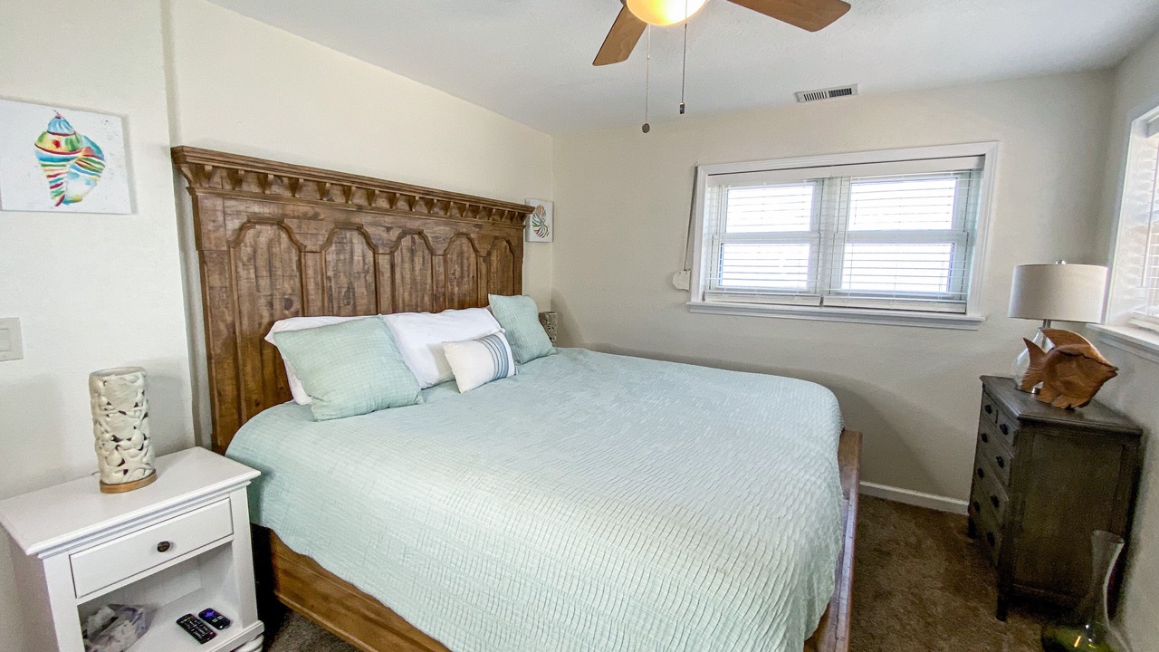 Photo of Bedroom in Oak Harbor