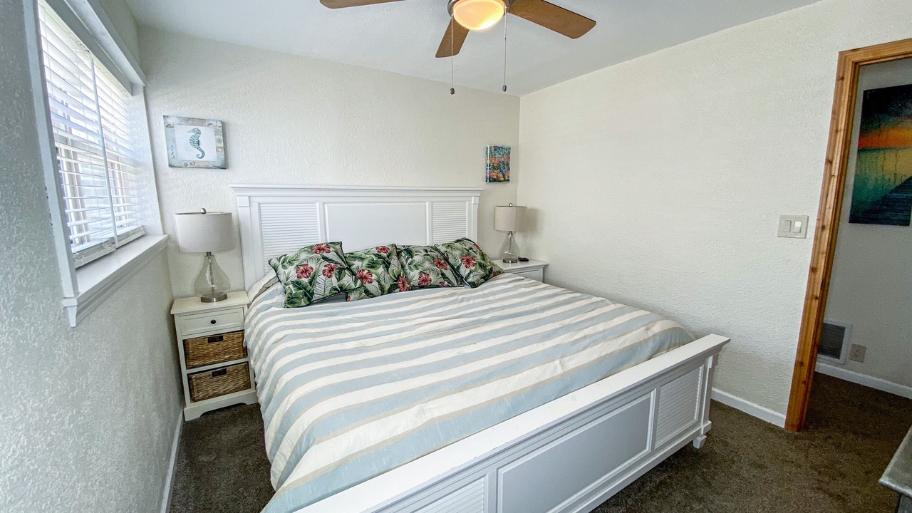 Photo of Bedroom in Oak Harbor