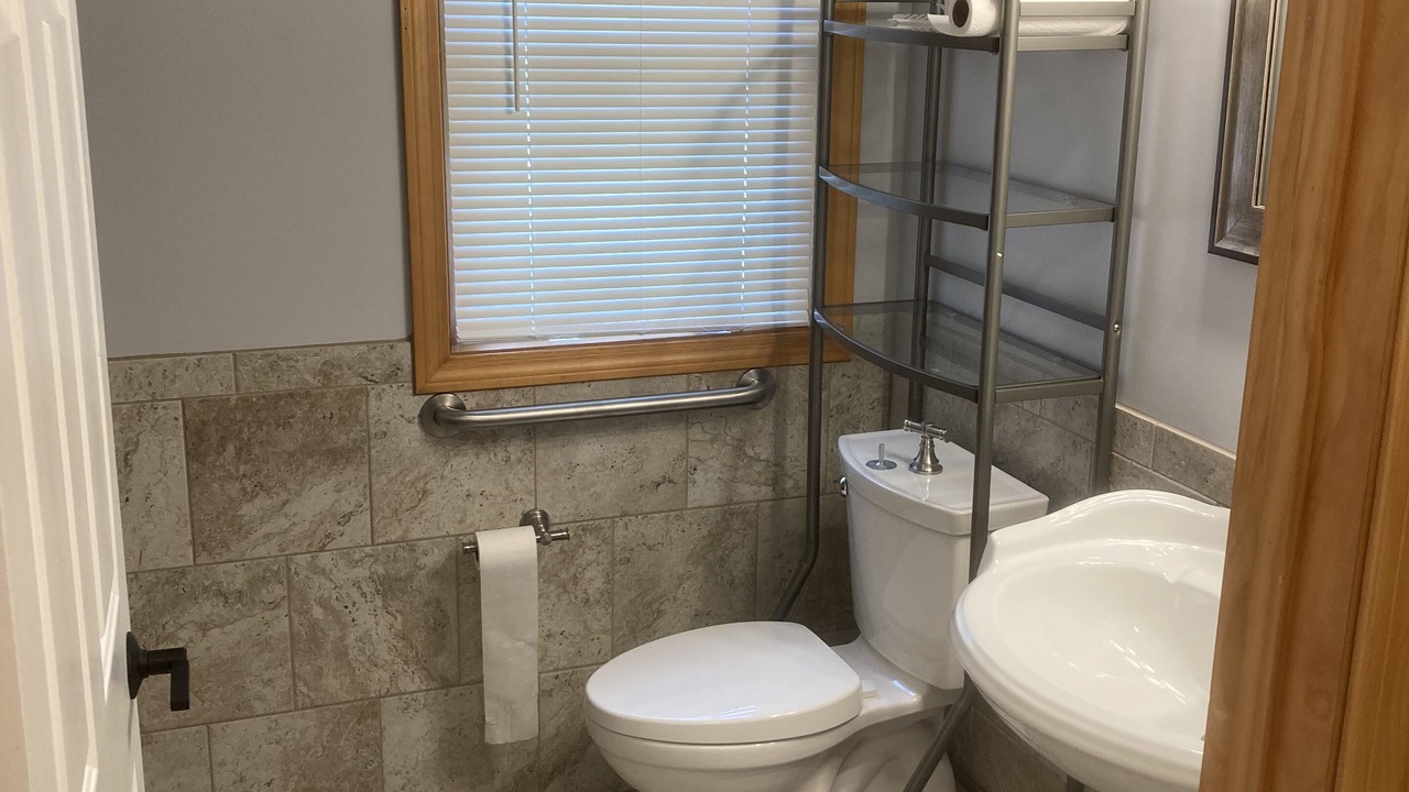 Photo of Bathroom in Lee